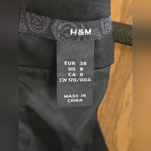 H&M Black Dress - Picture 4 of 6